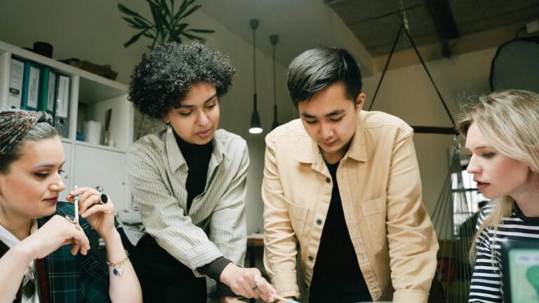 Embaucher des analystes en sécurité de l’information pour une gestion experte des risques et la protection des données